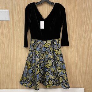 Liza Luxe Black print velvet dress size small NEW